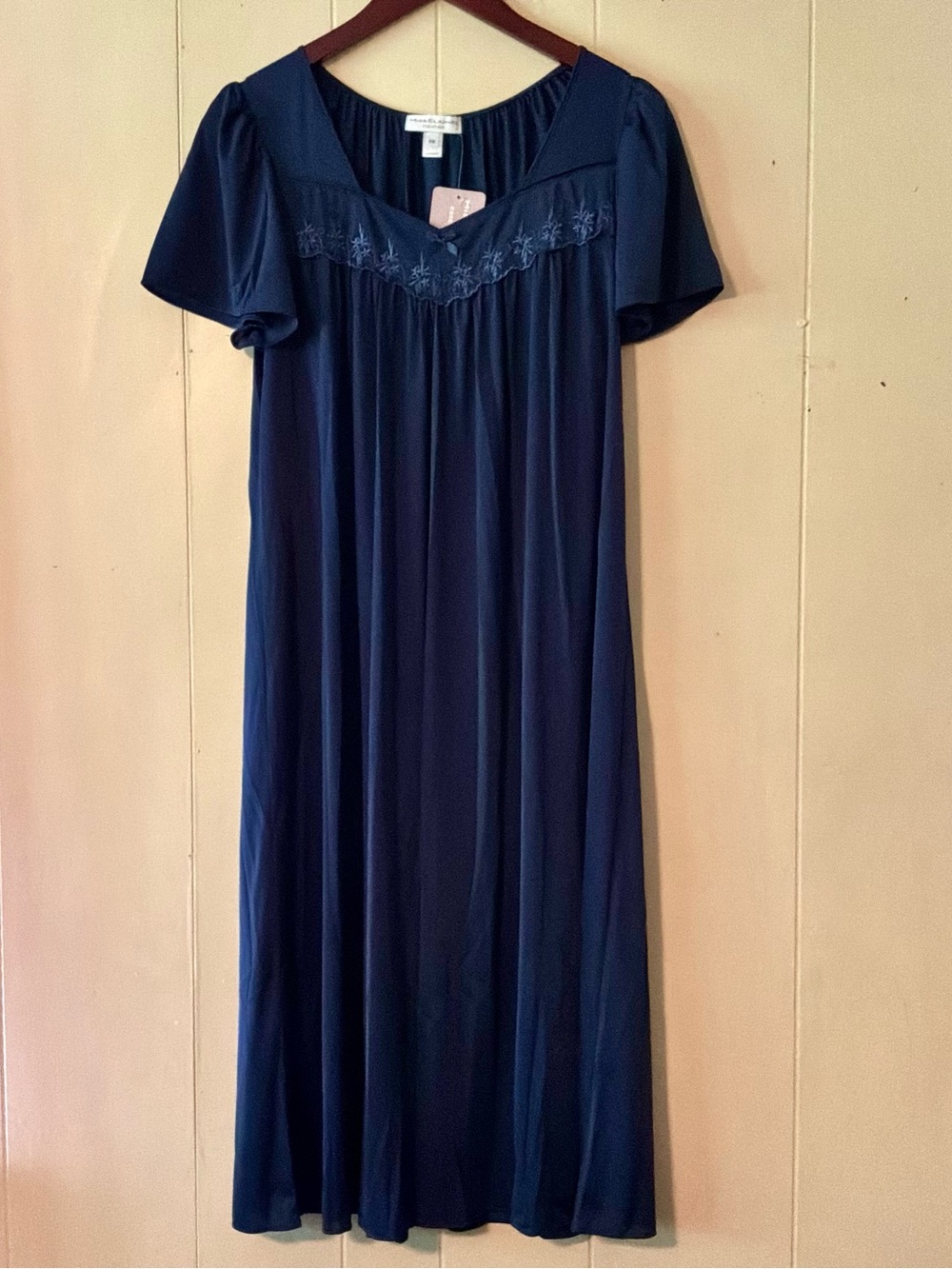 🌙✨🆕🏷️ Miss Elaine Essentials Nightgown PM Petite Medium Navy Embroidered - Picture 3 of 16